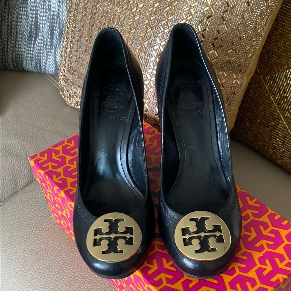 Tory Burch Black and Gold Heels with Iconic Logo. Size 6. Pristine condition.